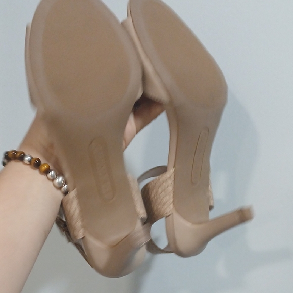 The Limited Elegant Tan Heeled Sandals, New Without Tag Or Box, Sz 9.5 - Picture 6 of 7